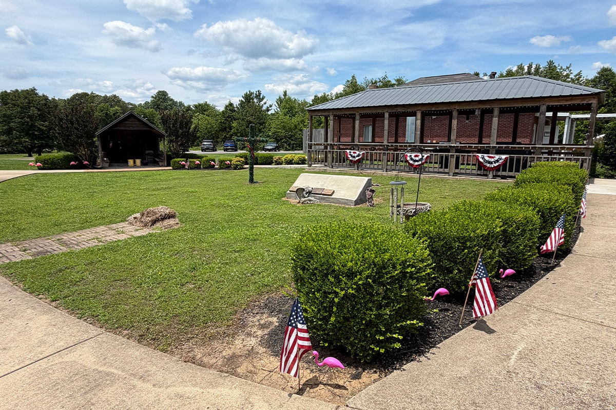Monument and outdoor gazebo at Cherrywood Post Acute